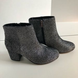 🇺🇸 NEW Circus Black & Silver Short Boots. Size 8W